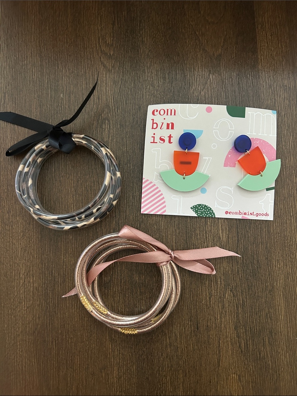 Colorblock Statement Earrings with Geometric Shapes + Set of 5 bangles (2)